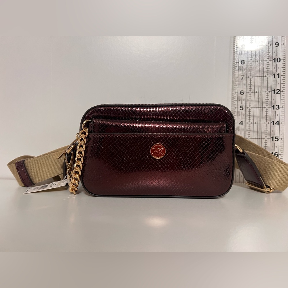 NWT Michael Kors Shimmering Burgundy Red “Oxblood” 2 in 1 Camera Crossbody Bag - Picture 2 of 6